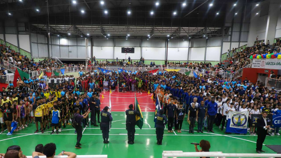 Jogos Estudantis de V�rzea Grande 2025 s�o abertos com n�mero recorde de atletas inscritos