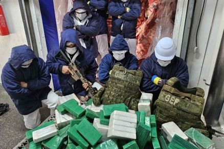 Gefron apreende R$ 4 milh�es em coca�na camuflada entre carnes