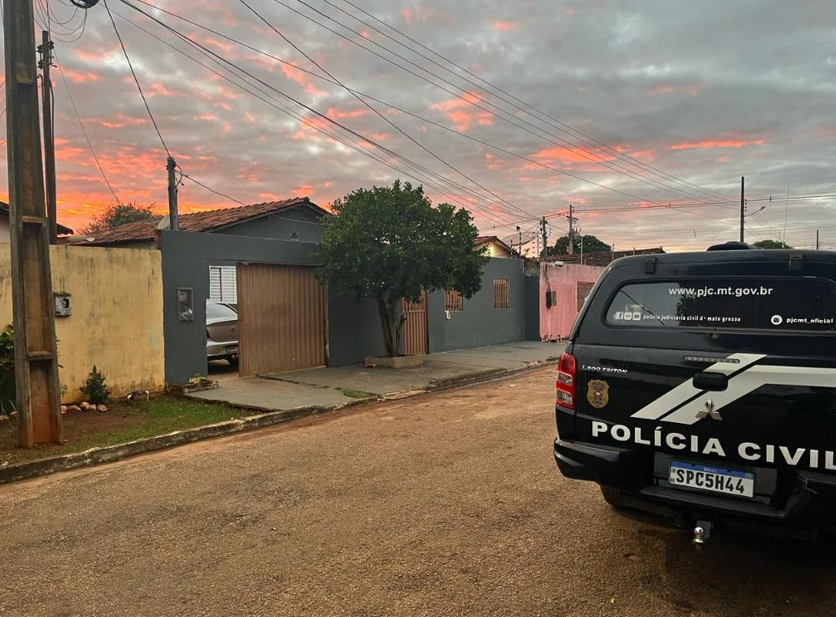 Pol�cia Civil cumpre 21 mandados contra integrantes de uma rede de tr�fico de drogas em Pocon�