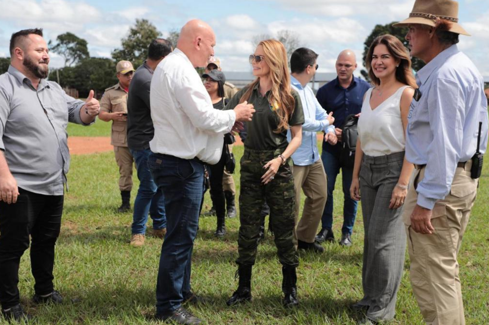 Mutir�o da cidadania coordenado pela primeira-dama de MT atende mais de mil pessoas em Vila Bela