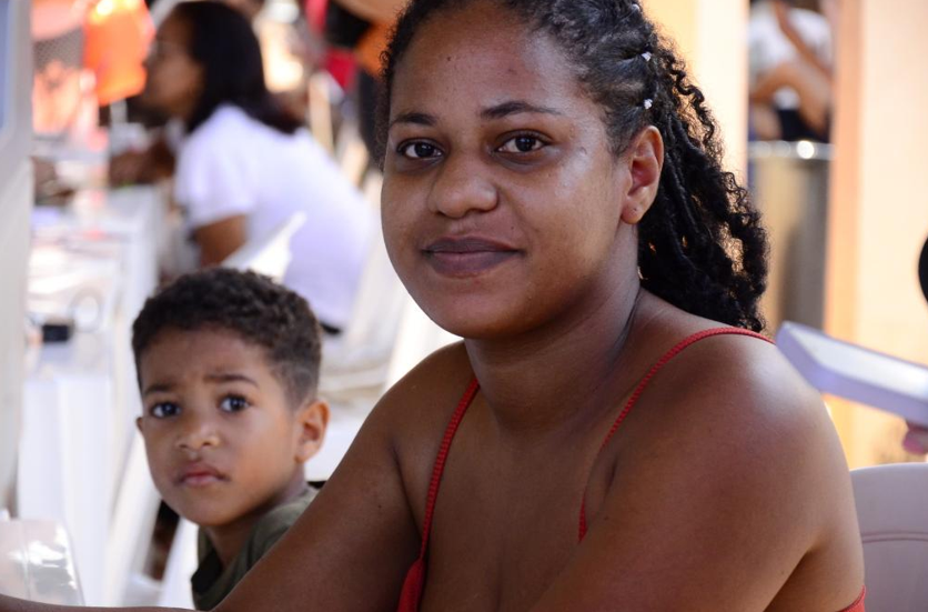 �Esse apoio nos bairros � excelente para quem n�o tem condi��es de realizar esses servi�os�, afirma benefici�ria do Mutir�o da Cidadania