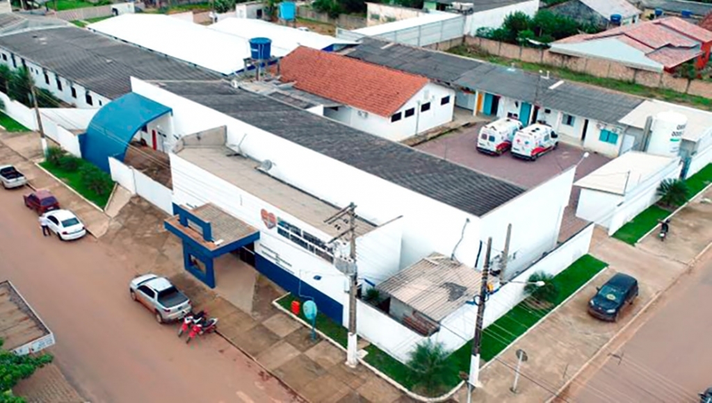 Alunos passam mal ap�s receberem doce de estranho e 16 s�o levados a hospital no Nort�o