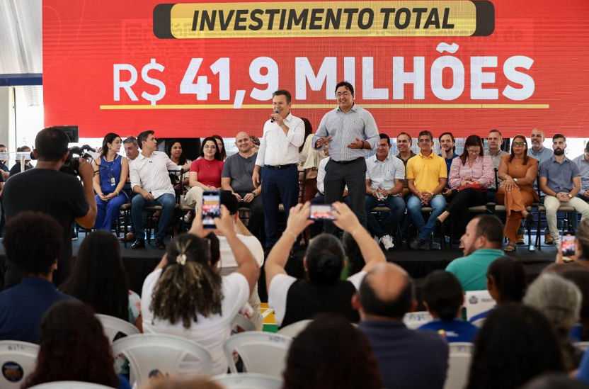 Governo de MT entrega complexo educacional moderno com dois col�gios estaduais para atender 3,3 mil alunos