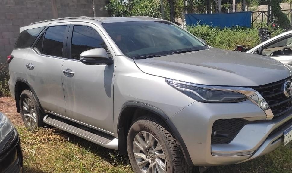 Pol�cia Civil prende suspeitos de empresa que vendia ve�culos clonados como regulares em Cuiab�