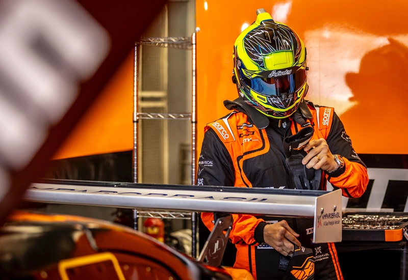 Ernani Kuhn supera desafios e se destaca na estreia da Stock Car Light em Interlagos  