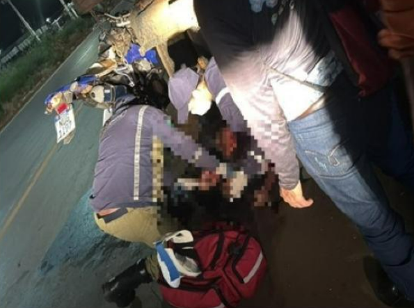 Motociclista morre ao bater em caminh�o estacionado