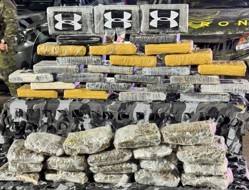 Pol�cia Militar e Gefron apreendem 45 tabletes de drogas e causam preju�zo de R$ 539 mil �s fac��es criminosas