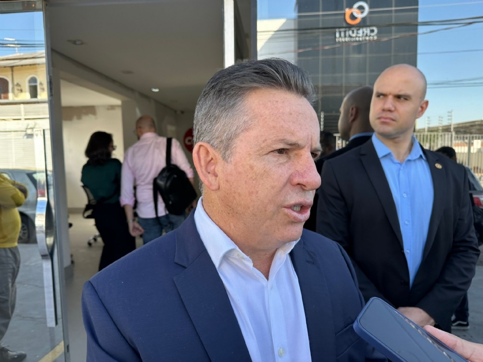 Mauro Mendes desiste do projeto de instalar ar-condicionado em presdios