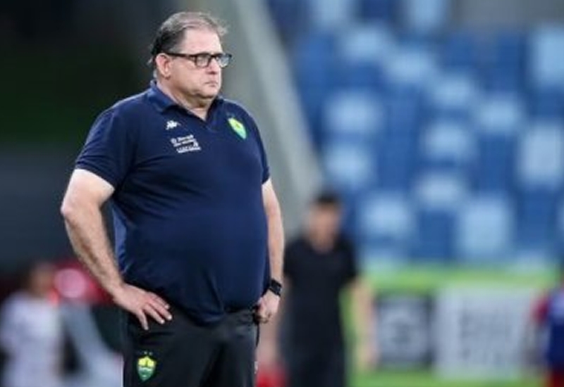 Ap�s primeira derrota na S�rie B, Guto Ferreira fala em evolu��o e maturidade do Cuiab�  