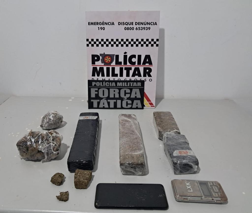 For�a T�tica prende homem e apreende adolescente com tabletes de maconha em Tangar� da Serra