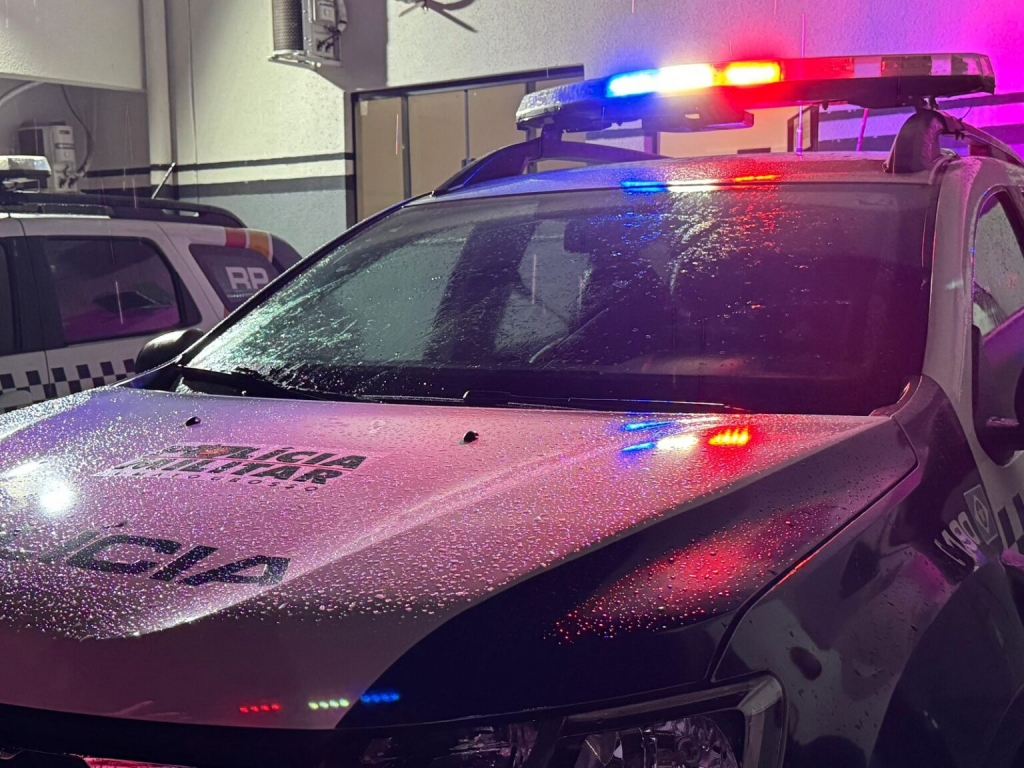 Homem agride, atropela mulher e bate carro em muro no Mato Grosso