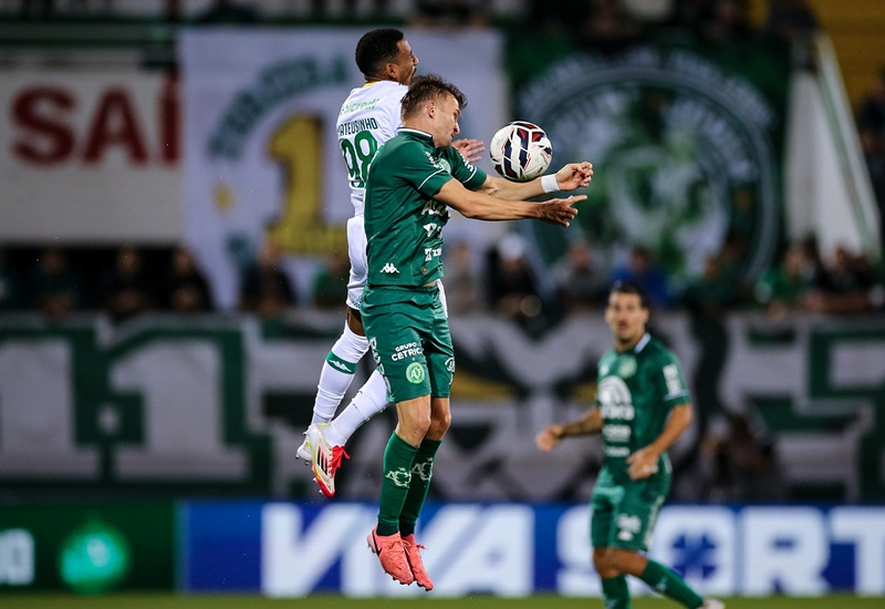 Derrota para a Chapecoense faz Cuiab� despencar na tabela da S�rie B