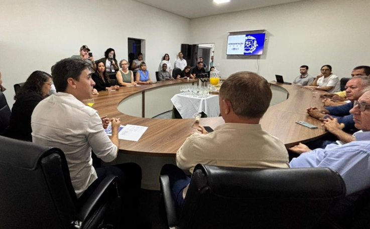 Seduc alinha metas do ano letivo e ouve demanda de gestores e professores do polo regional de Alta Floresta