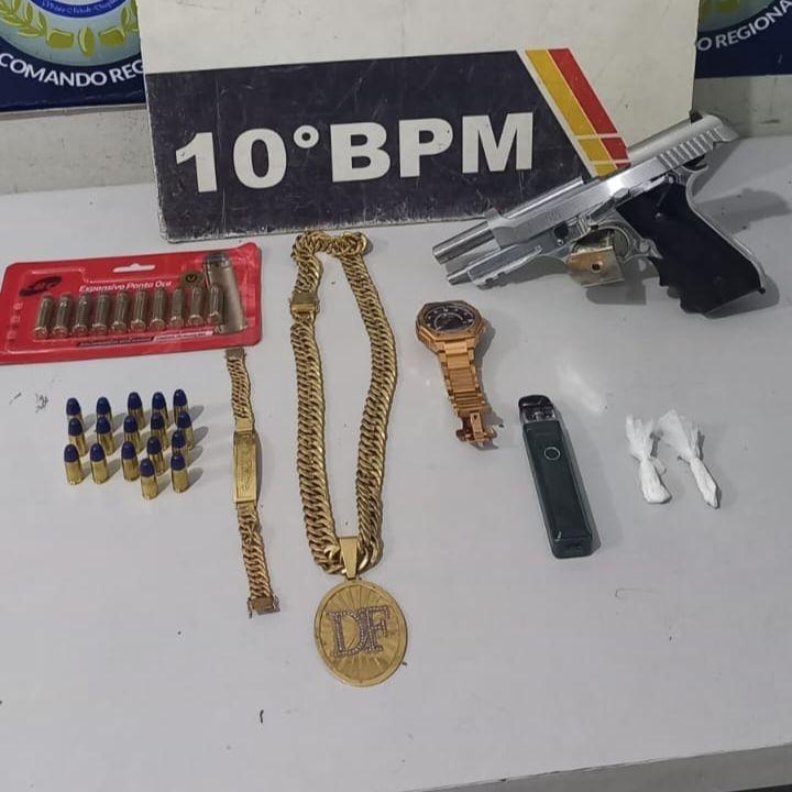 Pol�cia Militar prende casal em flagrante por embriaguez ao volante e porte ilegal de arma