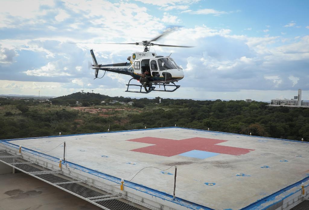 Ciopaer e Corpos de Bombeiros realizam simula��o de atendimento a�reo no heliponto do Hospital Central