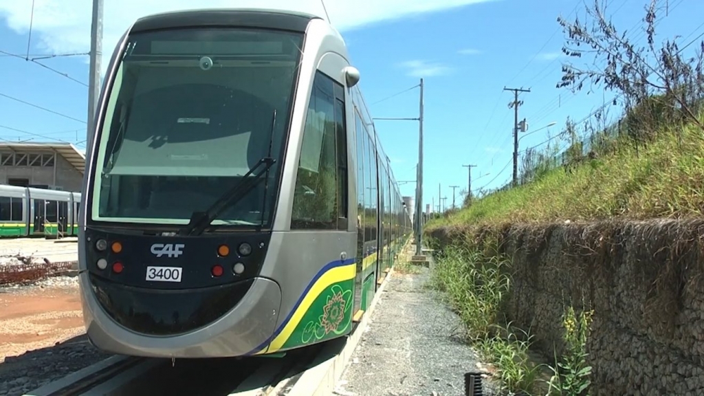 Mauro avalia como �neg�cio que caiu do c�u� venda do VLT para governo da Bahia