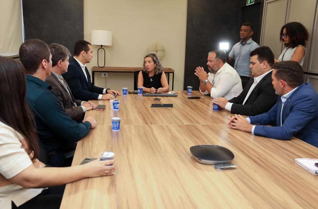 For�a-tarefa faz primeira reuni�o e come�a a atuar: contratos ser�o analisados pelo Procon