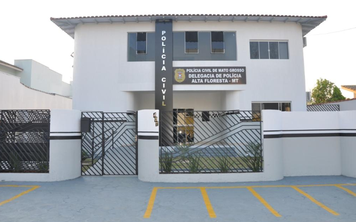 Pol�cia Civil prende casal que �emprestou� conta para receber pix durante roubo