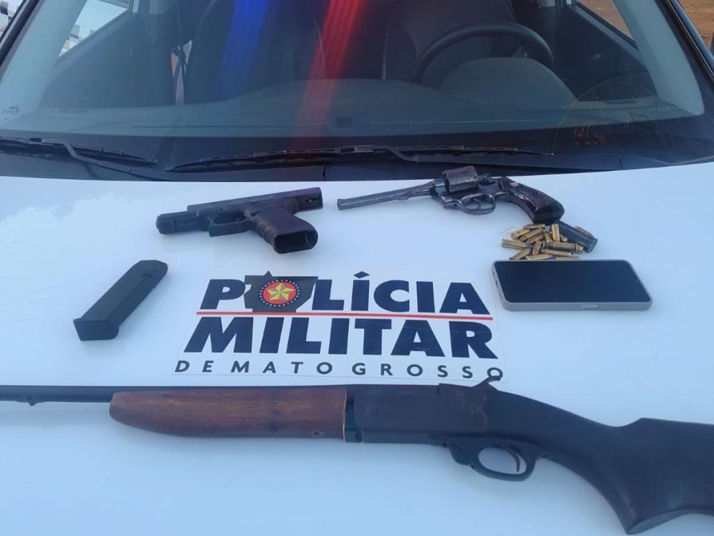 PM desarticula quadrilha e apreende arma de fogo de fac��o em S�o Jos� dos Quatro Marcos