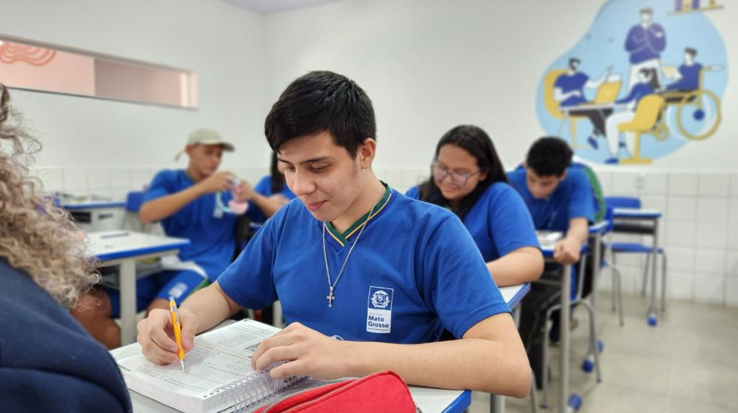 Estudantes j� podem se inscrever para o Exame Nacional do Ensino M�dio 2025