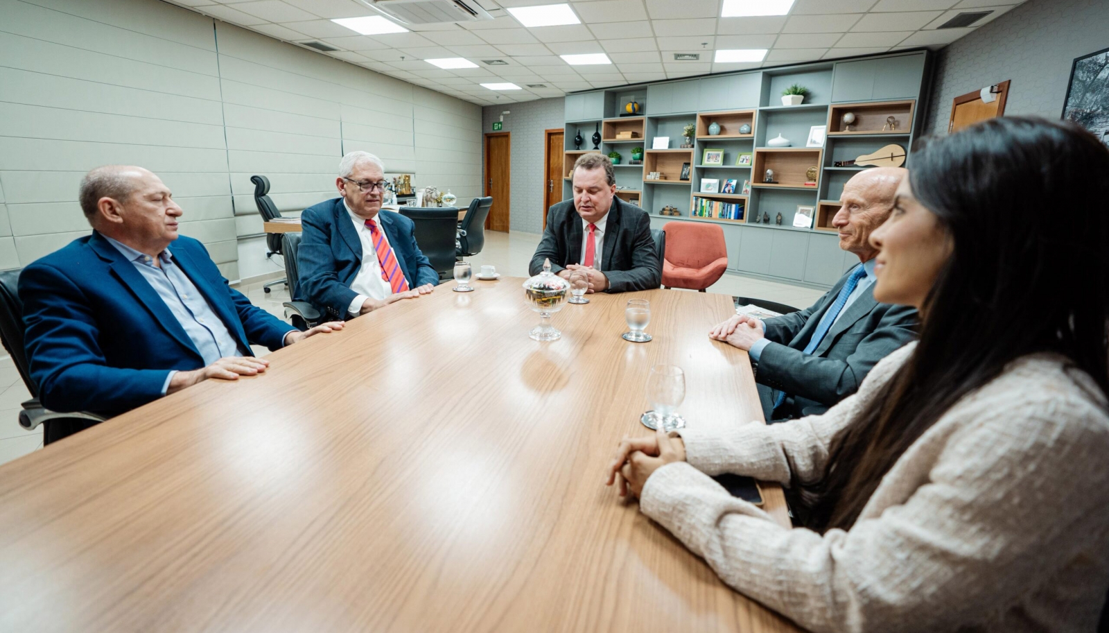 Max Russi recebe representantes de multinacional que apresenta projeto sustentvel de fertilizante para Mato Grosso