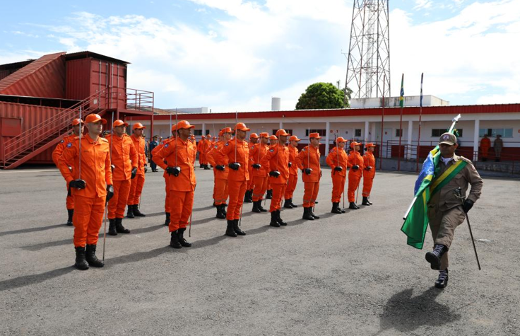 Corpo de Bombeiros forma novos aspirantes em primeiro curso de forma��o de oficiais de MT
