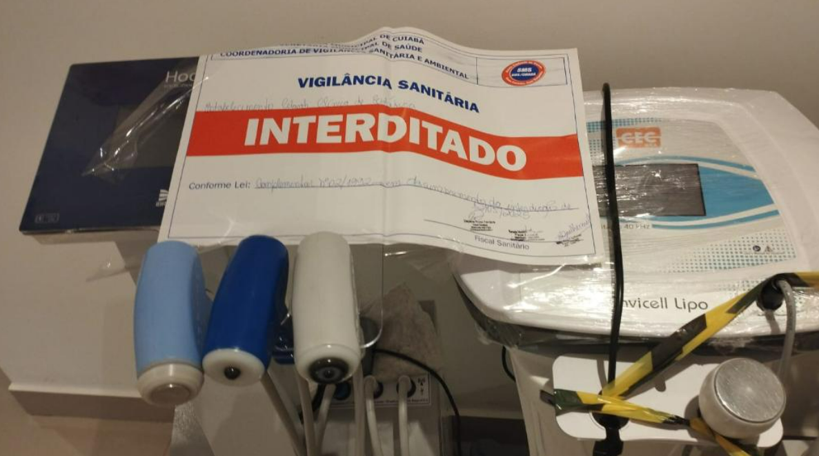 Pol�cia Civil e Vigil�ncia Sanit�ria de Cuiab� fecham cl�nica que ignorou interdi��o