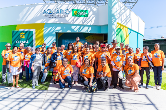 Idosos do Distrito da Guia visitam Aqu�rio Municipal em passeio promovido por unidade de sa�de