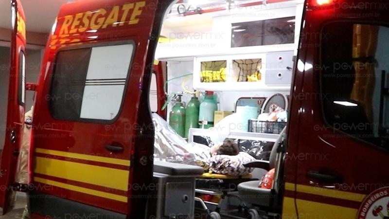 Jovem � esfaqueado dentro de casa em tentativa de homic�dio em Nova Mutum