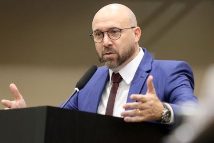 Beto se diz apto a ocupar cargo e nega atrito com Janaina