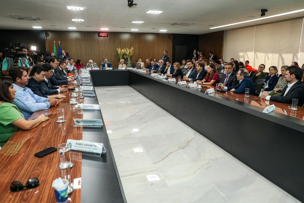 Governo de MT firma parcerias para ampliar regulariza��o ambiental de im�veis rurais