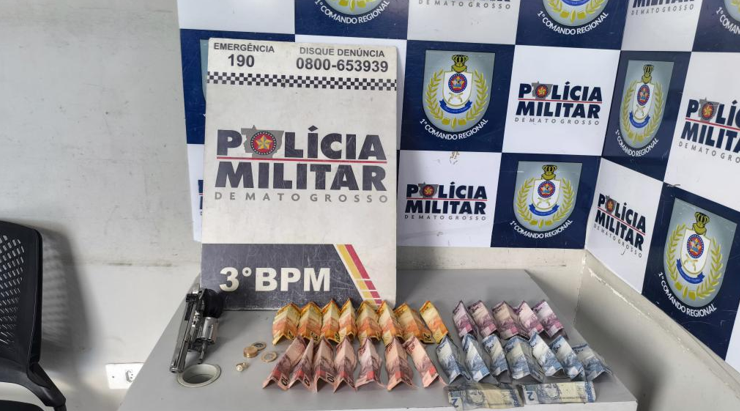 Homem � preso ap�s assaltar farm�cia com simulacro de arma de fogo em Cuiab�
