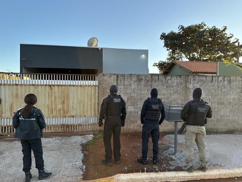 Pol�cia Civil desarticula esquema de distribui��o de drogas em Campos de J�lio