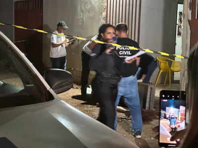 Homem � morto a facadas pela esposa ap�s briga em casa em Cuiab�