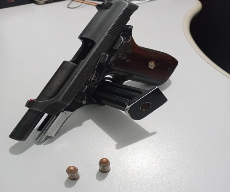 Dupla � presa por dire��o perigosa e porte ilegal de arma em Figueir�polis d�Oeste