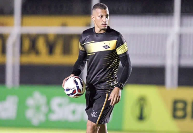 Profissional do Mixto denuncia racismo: 'Atacaram minha identidade'  