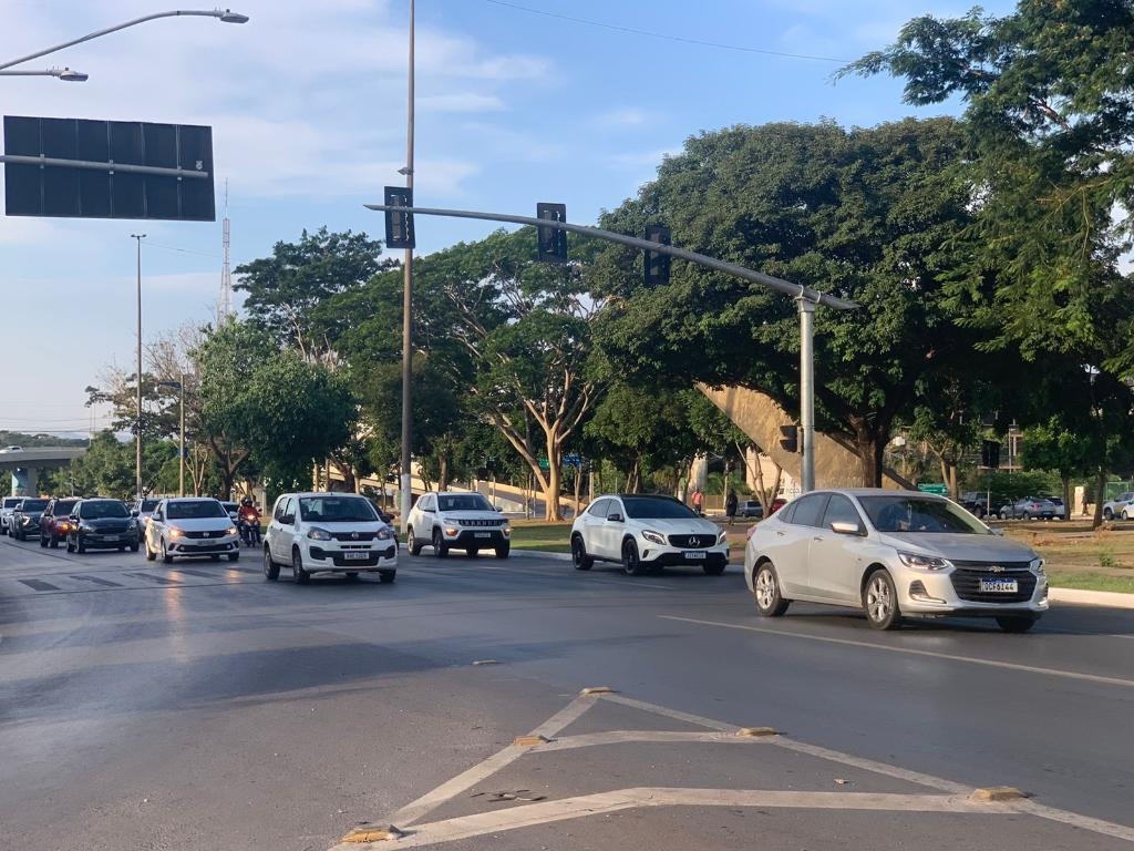 Licenciamento de ve�culos com placa final 6 deve ser pago at� 30 de junho