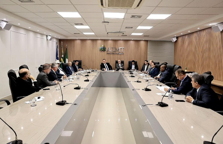 Proposta do Governo de MT limita at� 35% descontos dos consignados e acaba com cobran�a de taxas de �rg�os p�blicos