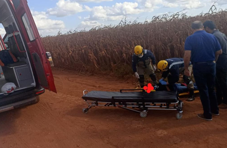 Motorista fica ferida aps carro capotar na zona rural de Lucas do Rio Verde