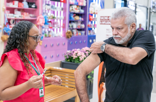 Shoppings de Cuiab� recebem 2� etapa da campanha de vacina��o contra gripe neste s�bado