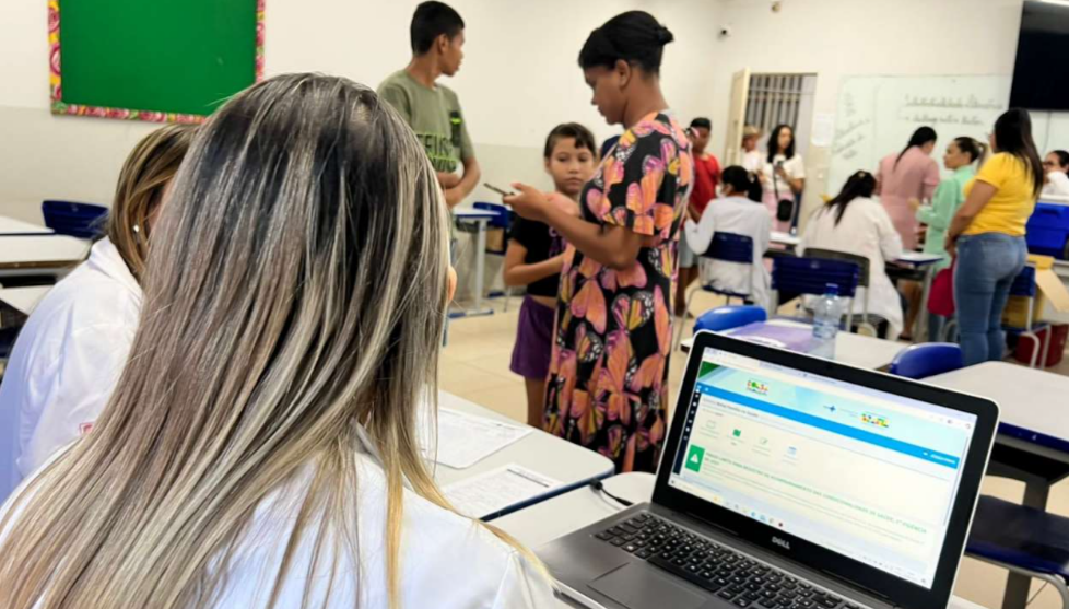 Prefeitura de V�rzea Grande leva servi�os �s comunidades em a��es nas escolas