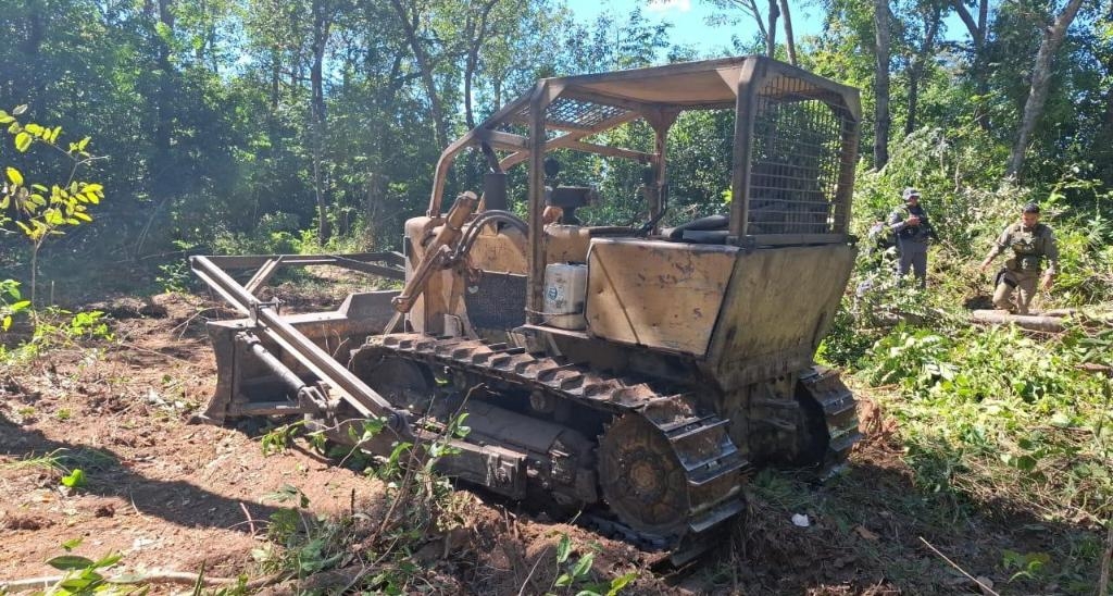 Sema e PM aplicam R$ 3,1 milh�es em multa por descumprimento de embargo na regi�o de Confresa