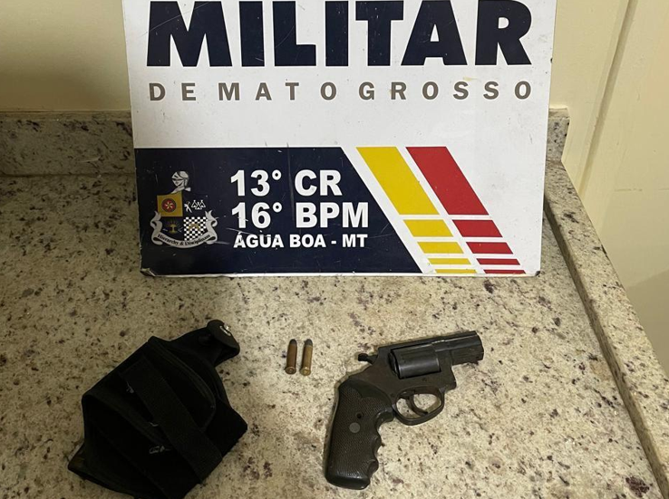 PM prende grupo por porte ilegal e disparo de arma durante evento em �gua Boa