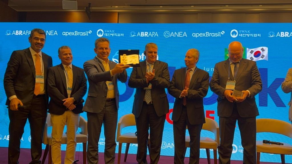 Em Seul, governador recebe homenagem da Abrapa pelo trabalho na abertura de mercados para o algod�o de MT