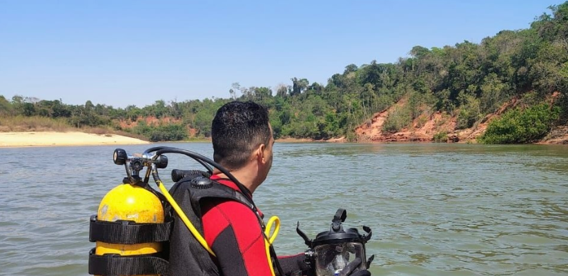 Bombeiros intensificam buscas por idoso desaparecido no rio Teles Pires, em Carlinda