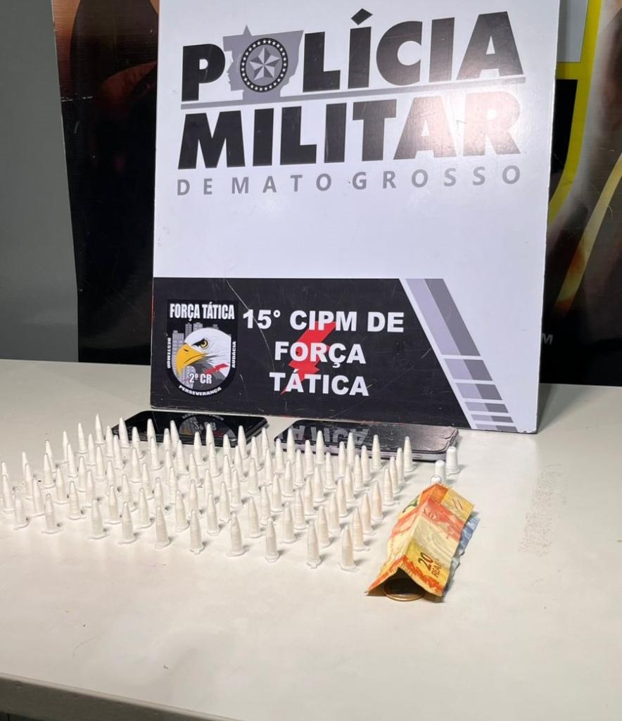 For�a T�tica prende homem por tr�fico e apreende 99 por��es de coca�na