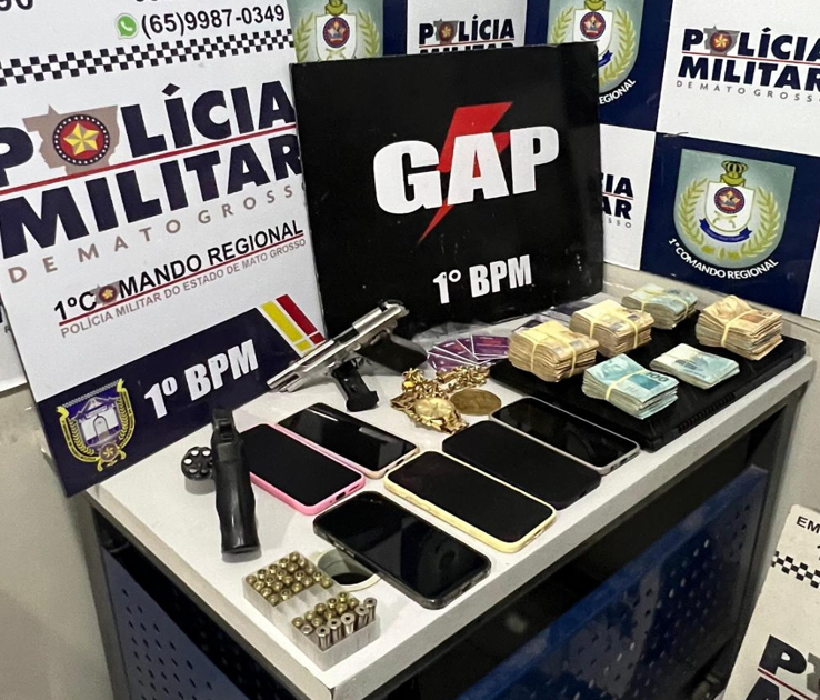 PM prende dupla por tentativa de feminic�dio e apreende armas e R$ 54 mil