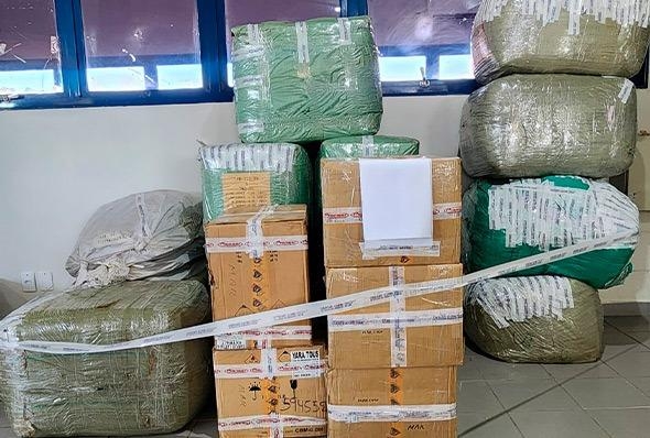 Sefaz apreende mercadorias irregulares escondidas em carga de bobinas de a�o