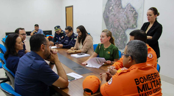 V�rzea Grande e Corpo de Bombeiros unem for�as para combater inc�ndios