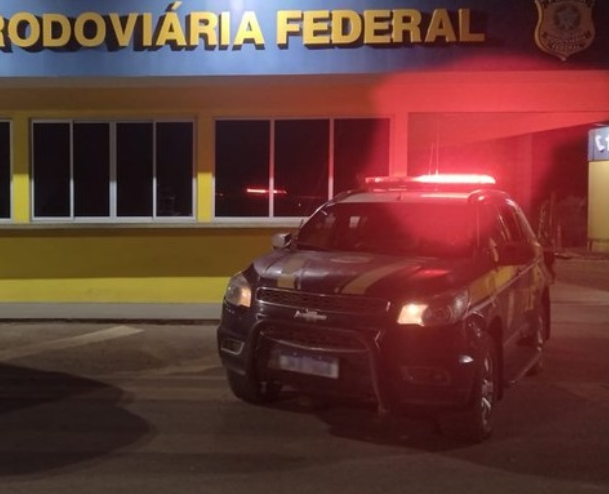 Caminhoneiro tem pe�as do motor furtadas enquanto dormia em posto de combust�vel na BR-163, em Sorriso